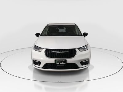 2024 Chrysler Pacifica — side profile view