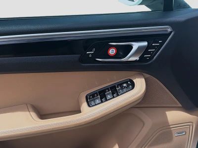 2021 Porsche Macan — photo 14 view