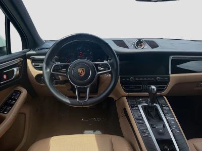 2021 Porsche Macan — photo 18 view