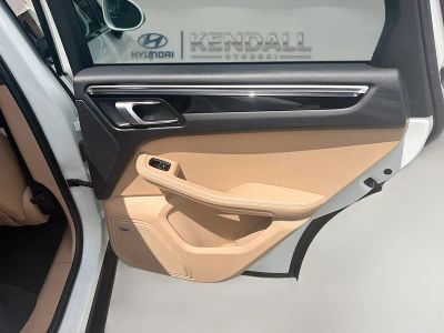 2021 Porsche Macan — photo 28 view