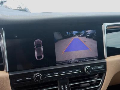2021 Porsche Macan — photo 11 view
