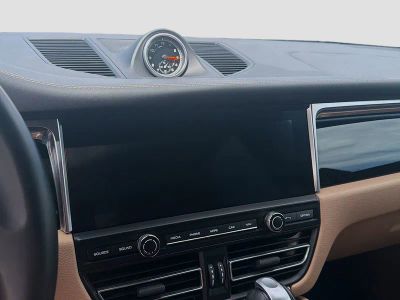 2021 Porsche Macan — photo 10 view