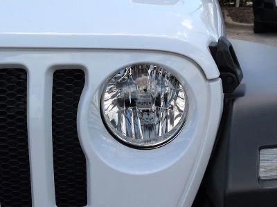 2022 Jeep Wrangler — photo 10 view