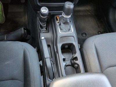 2022 Jeep Wrangler — photo 17 view