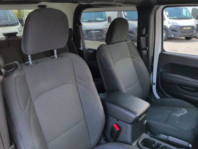 2022 Jeep Wrangler — photo 14 view
