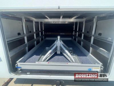 2024 Solitude 390RK — engine compartment view