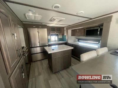 2024 Solitude 390RK — photo 13 view