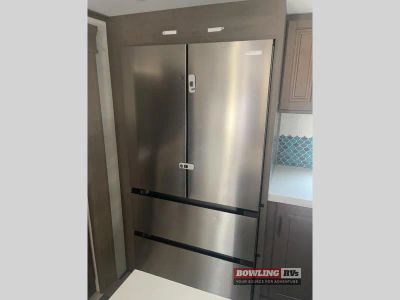 2024 Solitude 390RK — photo 16 view