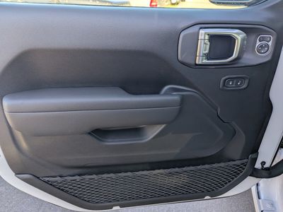 2026 Jeep Gladiator — photo 14 view