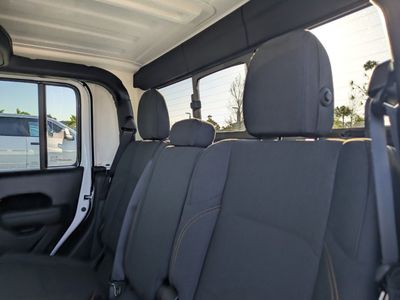 2026 Jeep Gladiator — photo 7 view