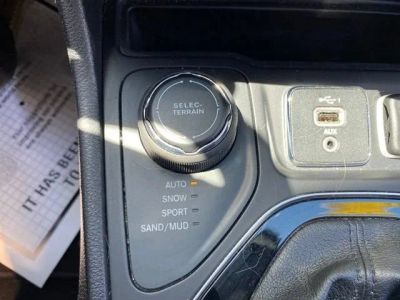 2019 Jeep Cherokee — interior view