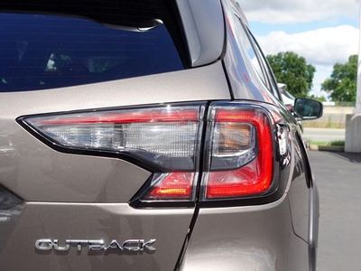 2024 Subaru Outback — photo 7 view
