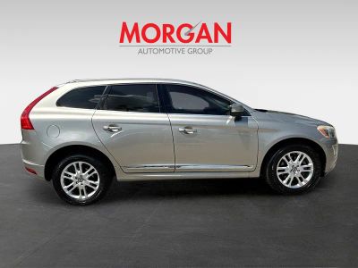 2014 Volvo XC60 — side profile view