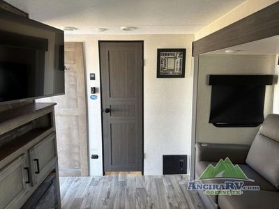 2024 Venture RV Stratus - Photo 13