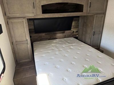 2024 Venture RV Stratus - Photo 17