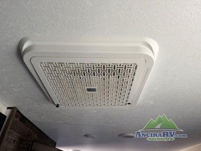 2024 Venture RV Stratus - Photo 14