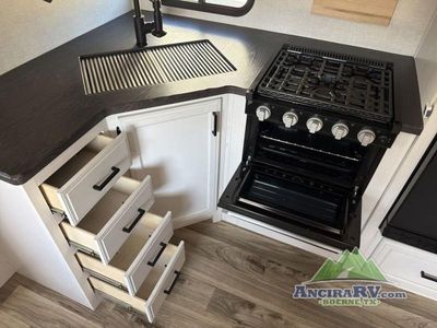 2024 Venture RV Stratus - Photo 11