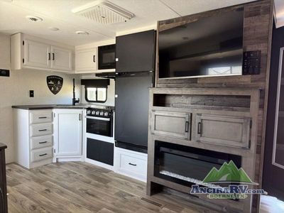 2024 Venture RV Stratus - Photo 8