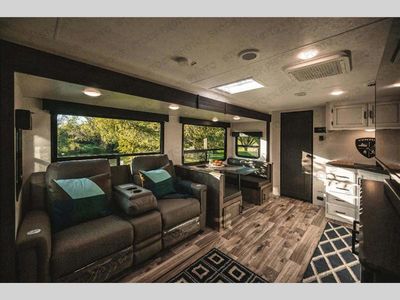 2024 Venture RV Stratus - Photo 36