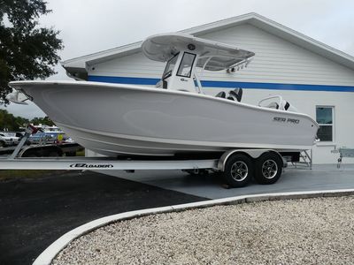 2026 Sea Pro 245 FLX Center Console — side profile view