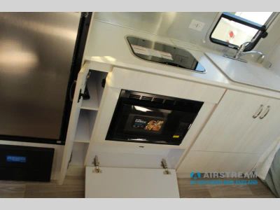 2026 Airstream Bambi - Photo 22