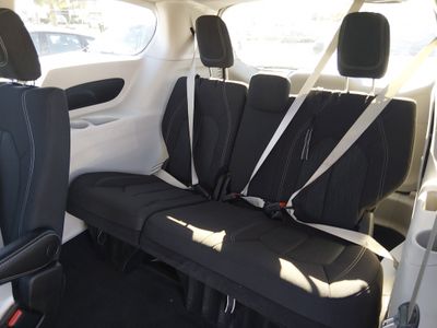 2023 Chrysler Voyager - Photo 18
