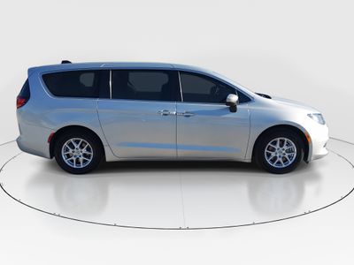 2023 Chrysler Voyager - Photo 8