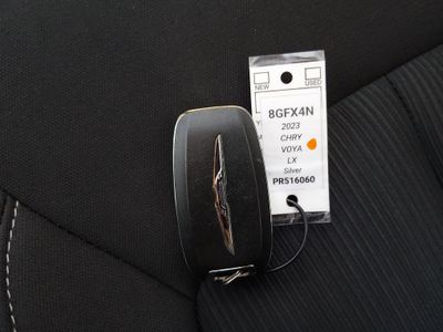2023 Chrysler Voyager - Photo 15