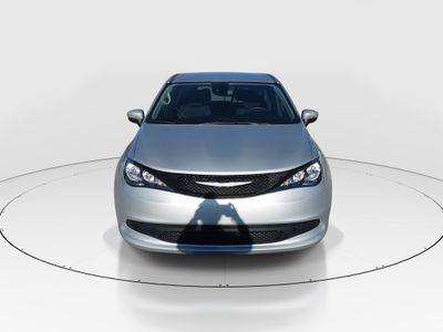 2023 Chrysler Voyager - Photo 2