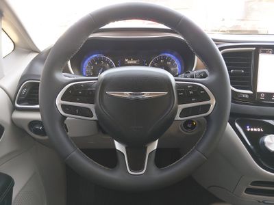 2023 Chrysler Voyager - Photo 12