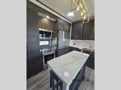 2025 Keystone Fuzion - Photo 6