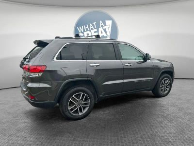 2020 Jeep Grand Cherokee — rear three-quarter view