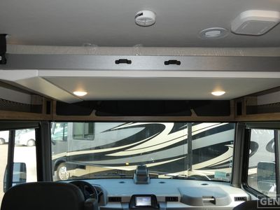 2025 Winnebago Sunstar - Photo 12