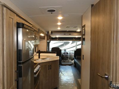 2025 Winnebago Sunstar - Photo 6