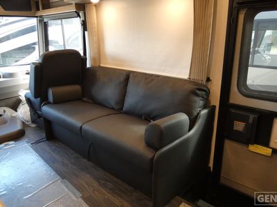 2025 Winnebago Sunstar - Photo 14
