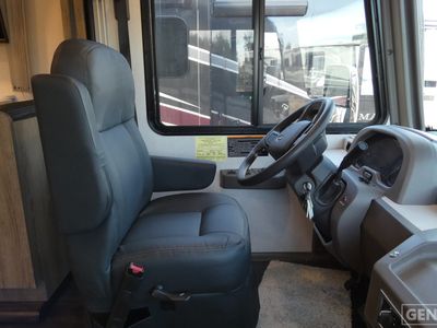 2025 Winnebago Sunstar - Photo 8