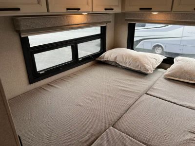 2027 Thor Motor Coach MAGNITUDE GRAND — photo 23 view