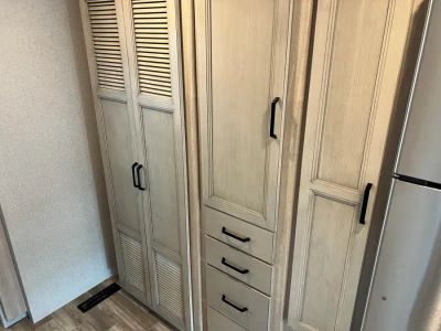 2027 Thor Motor Coach MAGNITUDE GRAND — photo 9 view