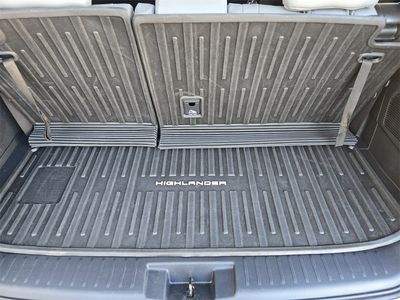 2023 Toyota Highlander Hybrid — photo 23 view