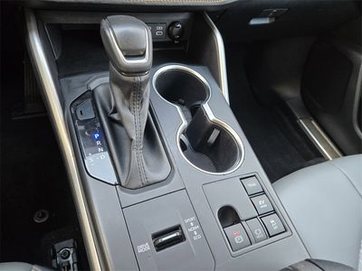 2023 Toyota Highlander Hybrid — photo 14 view