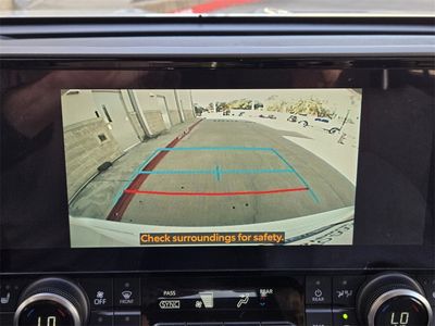 2023 Toyota Highlander Hybrid — photo 12 view