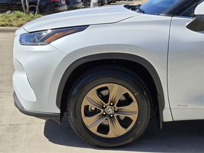 2023 Toyota Highlander Hybrid — engine compartment view