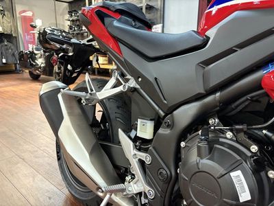 2025 Honda CBR500R - Photo 13