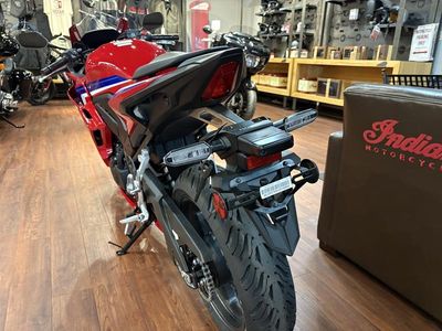 2025 Honda CBR500R - Photo 7