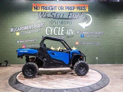 2023 Can-Am® Commander XT 700 — front three-quarter view