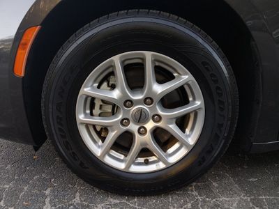 2023 Chrysler Pacifica — photo 10 view