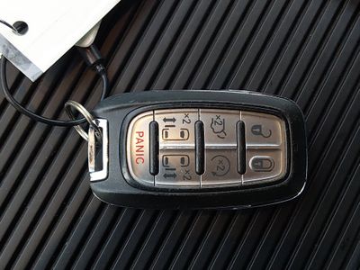 2023 Chrysler Pacifica — photo 15 view