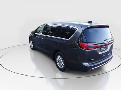 2023 Chrysler Pacifica — detail view