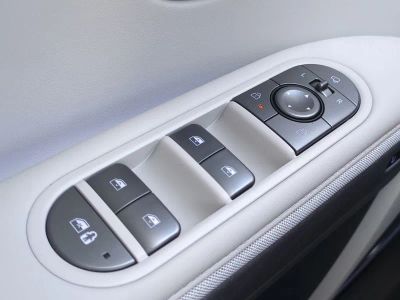 2026 Hyundai IONIQ 5 — photo 33 view
