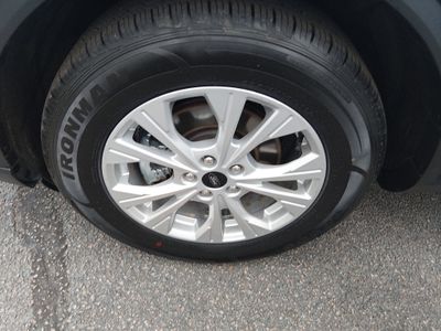 2024 Ford Escape — photo 10 view